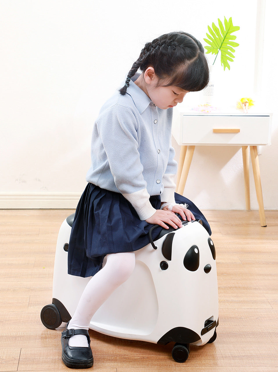 Evolution Panda Kids Ride-On Luggage