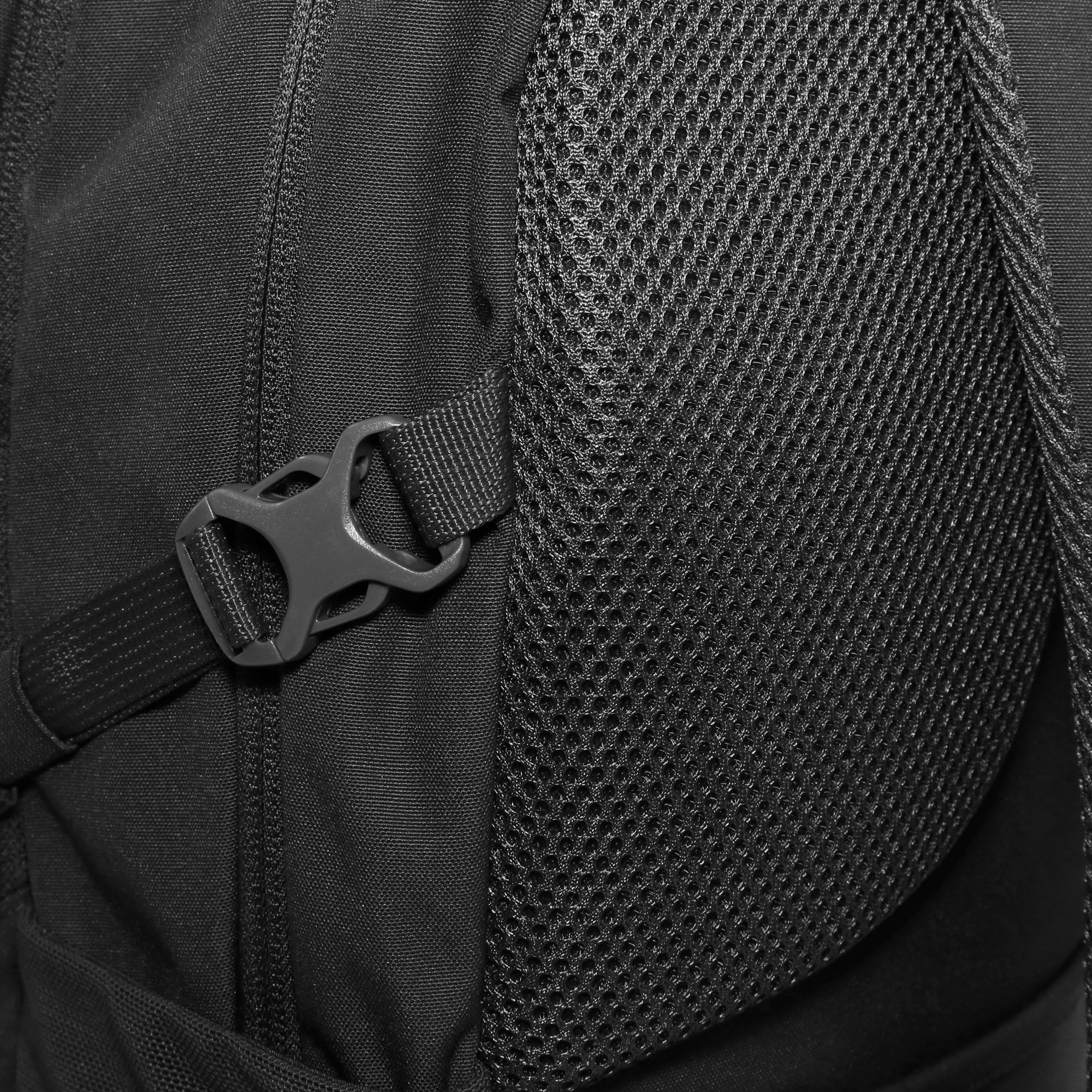 Byond Iceland 25L Outdoor Water-Resistant Laptop Backpack