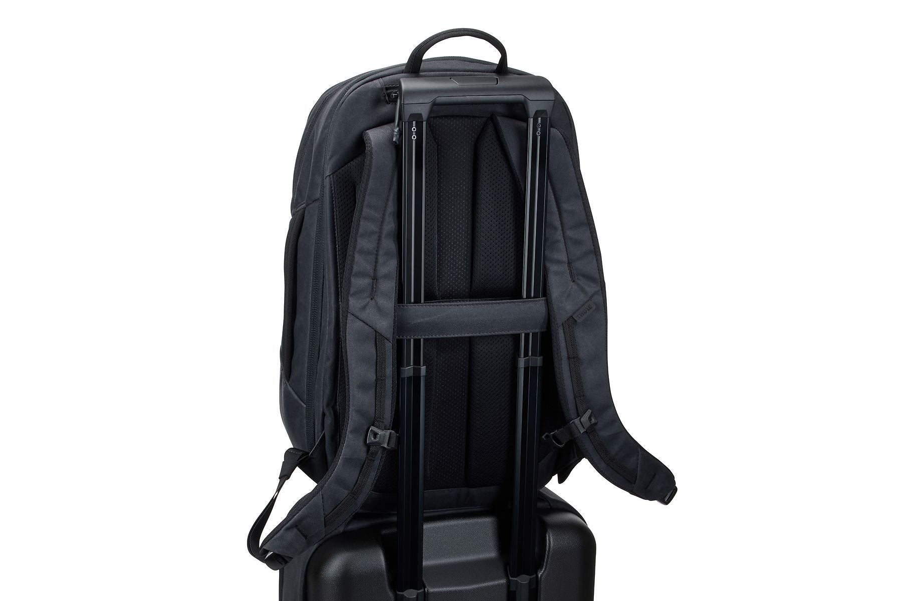thule aion 28l blk 4
