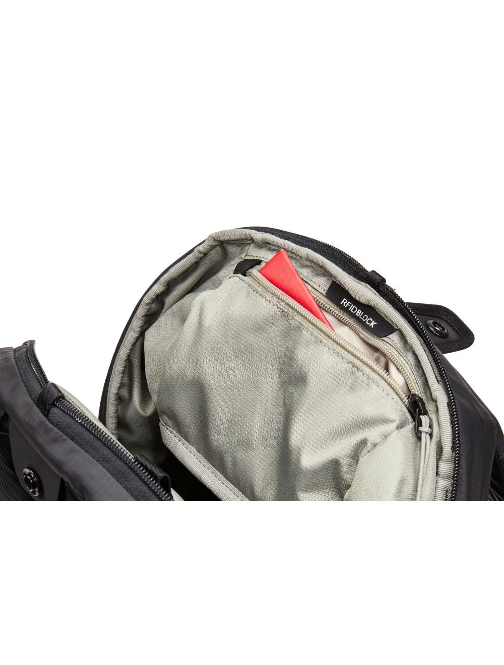 thule tact 16l 5