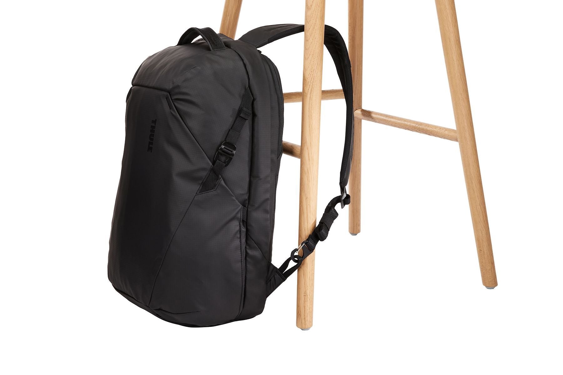 thule tact 21l 8