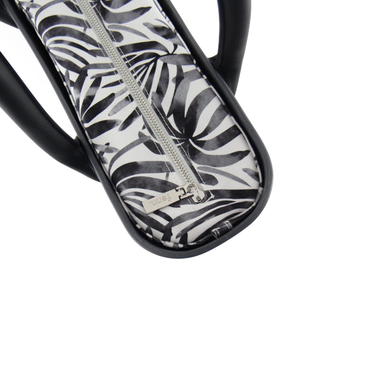 Fenn Original Collection – Charcoal – Pattern Inner – Silver Zip – Black Round Handle