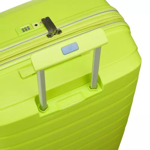 Roncato B-FLYING Medium Expandable Spinner Luggage